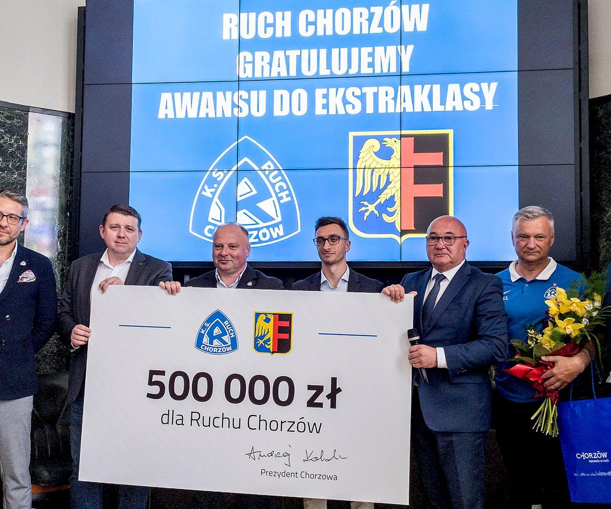 Ruch Chorz w Otrzyma Czek Od Prezydenta Miasta Za Awans Do Ekstrklasy 