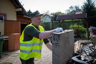 Strażacy i żołnierze wznowili prace porządkowe w gminie Pawłosiów