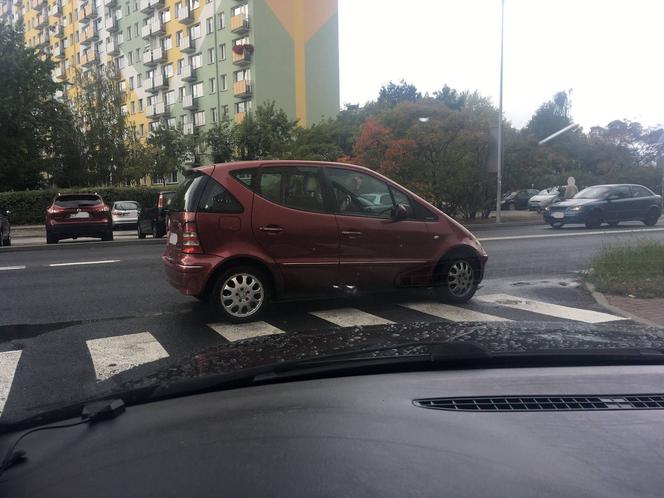 Mistrzowie parkowania w Toruniu - gdzie jest granica ich wyobraźni?