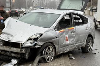 Stalowe liny wychłostały przejeżdżające samochody