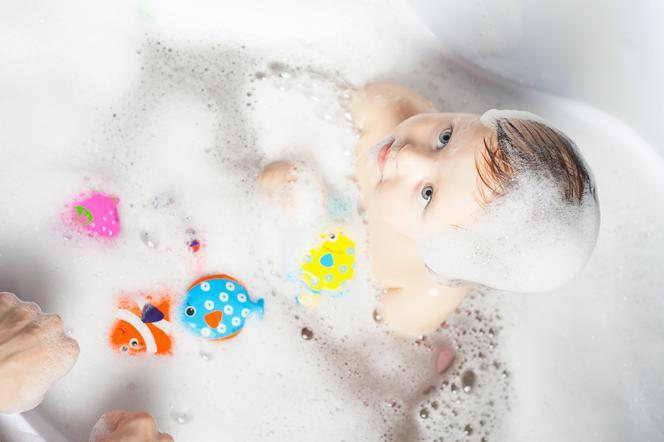 Myj dziecko w odpowiedniej wanience bądź misce