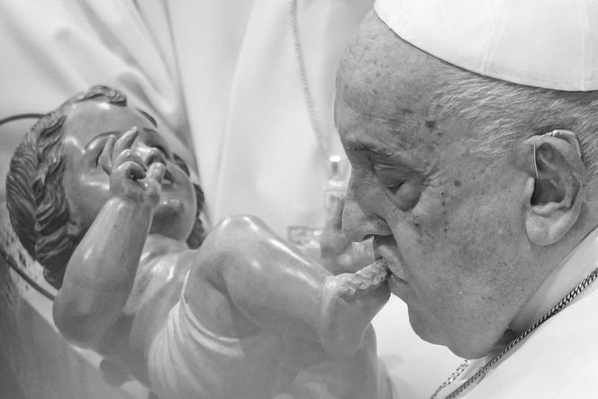 Papież Franciszek nie żyje.