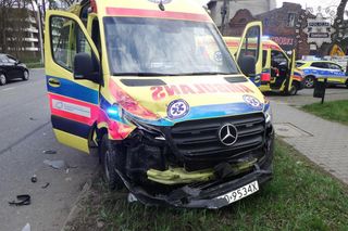 Chciała skręcić przed karetką na sygnale. Sama trafiła do szpitala