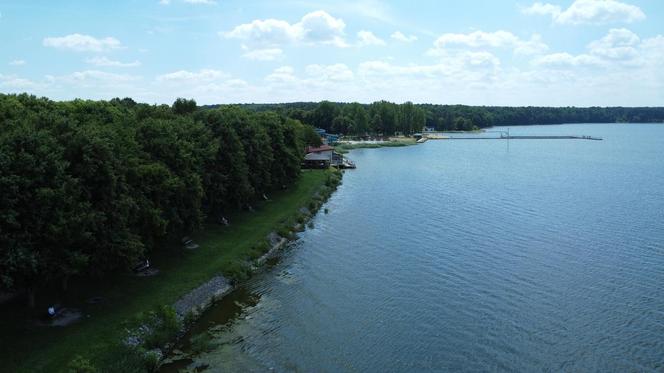 Lublinianie ruszyli nad Zalew Zemborzycki. Tak spędzili pierwszy weekend wakacji nad "lubelskim morzem"
