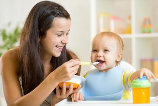 Pierwsze produkty zbożowe w diecie niemowlęcia. Na co zwracać uwagę przy ich wyborze?