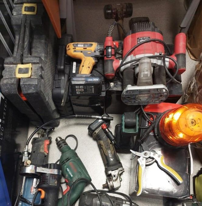 Na koncie ma liczne włamania i kradzieże.  Może trafić za kratki nawet na 10 lat!