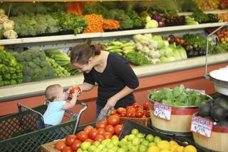 Jakie warzywa i owoce dawać niemowlakowi? Wartościowe warzywa i owoce dla dziecka