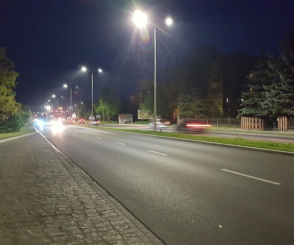 Montują ledy na ulicach Leszna. To ostatni etap modernizacji oświetlenia w mieście