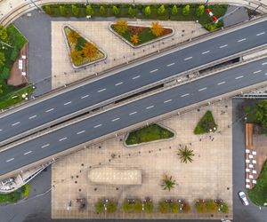 Rynek w Chorzowie pod estakadą