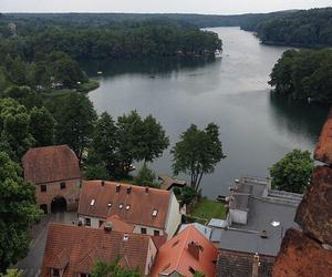 Zamek Joannitów w Łagowie - zobacz zdjęcia zamku i pięknego dziedzińca