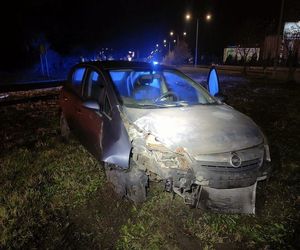 Plaga pijanych kierowców na Śląsku! Jeden skosił latarnię, drugi wylądował w rowie