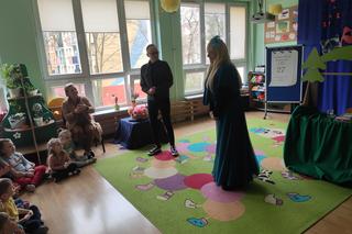 Dzień teatru z Eską, aktorami i radomskimi maluchami