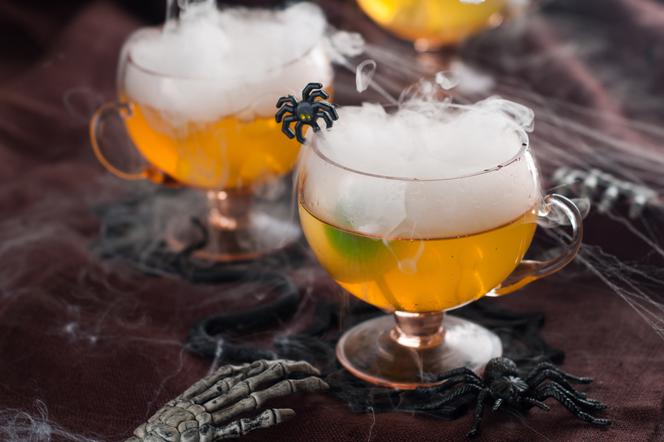 Jak zrobić dymiące martini na Halloween?