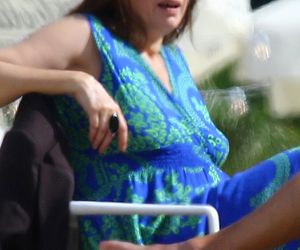 Renata Dancewicz kurzy na plaży