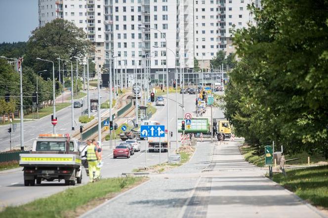 Nowa Bulońska będzie jedną jezdnią dwupasową (ale zachowana zostanie rezerwa terenu pod budowę drugiej jezdni), dwukierunkową o szerokości siedmiu metrów, z jednostronnym chodnikiem.