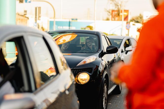 Czekali na to nawet 10 godzin! Szaleństwo na otwarciu Popeyes w Częstochowie