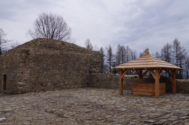 W Małopolsce powstaje nowa atrakcja turystyczna. Trwa odbudowa średniowiecznego zamku 