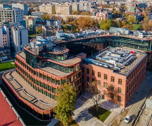 Biurowiec Quorum D - pierwszy obiekt kompleksu Quorum ukończony