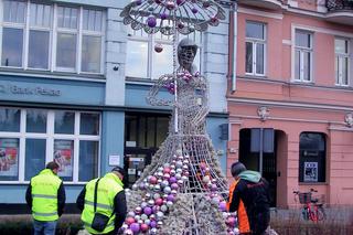 Bydgoszcz stroi się na święta. Kiedy iluminacje oświetlą miasto? [ZDJĘCIA]