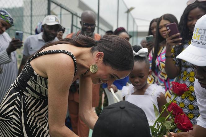 Wszystkie stylizacje Meghan Markle z podróży do Nigerii