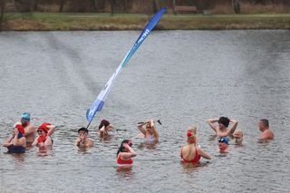 Katowickie morsy pożegnały sezon w stylu Emily in Paris