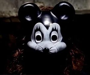 Myszka Minnie nową gwiazdą krwawego horroru! Do sieci trafiło pierwsze zdjęcie