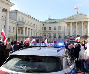 Przestańcie nas okradać!. Najemcy z Marywilskiej protestują przed ratuszem