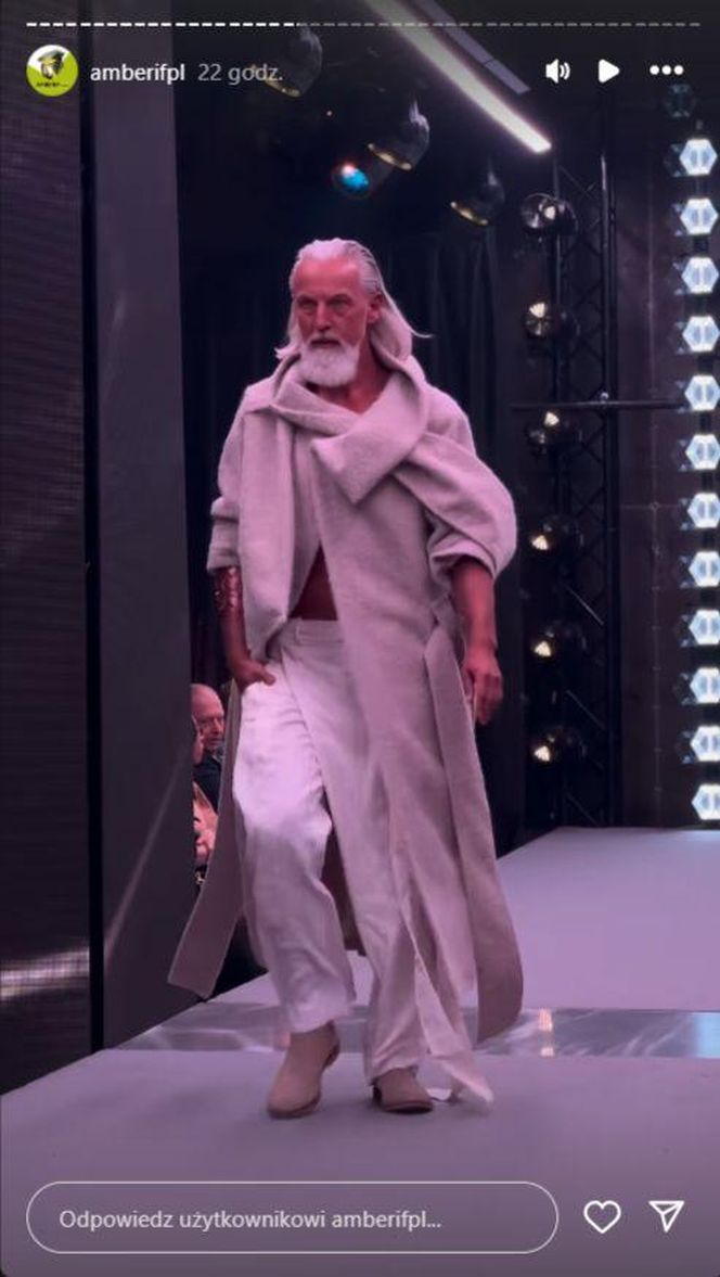 Syn Anny Przybylskiej modelem! Tak Szymon Bieniuk zaprezentował się na wybiegu obok Sworowskiej, Popiel i Kupisza