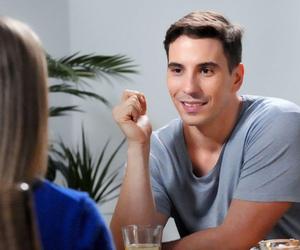 	Barwy szczęścia odc. 3029. Oliwka (Wiktoria Gąsiewska), Tomasz Kępski (Jakub Sokołowski)