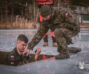 Żołnierze 2 LBOT przeszli przez ekstremalne szkolenie