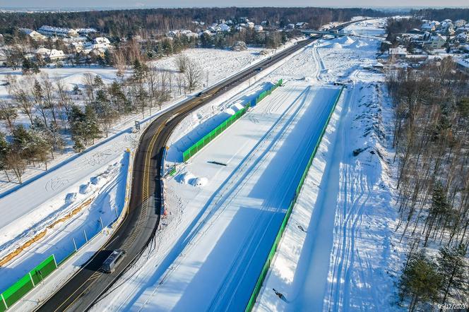 Autostrada A2 do Siedlec z lotu ptaka w ziomowej scenerii 