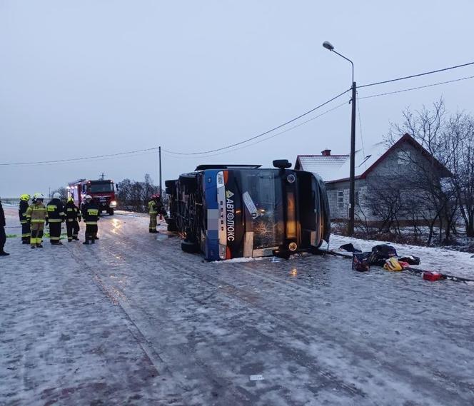 Wypadek autokaru w miejscowości Gołębie