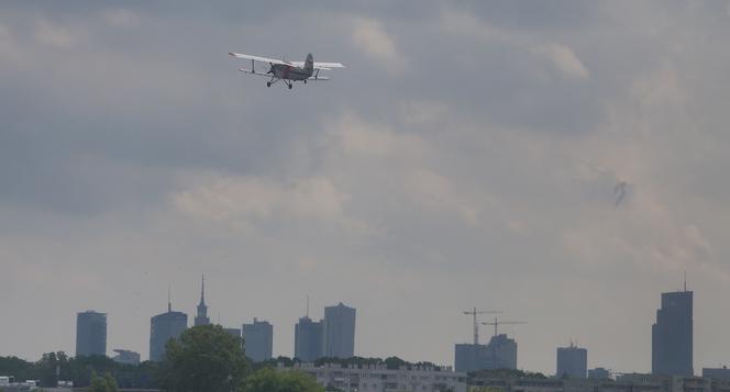 Odlot załogi Romualda Koperskiego na trasie Warszawa - Tokio - Warszawa 