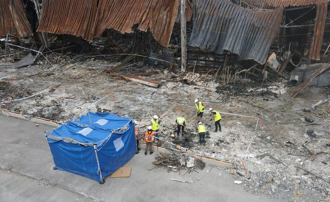 Pożar CH Marywilska 44. Śledczy zakończyli oględziny