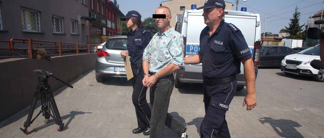 BANDYTA POCIĄŁ MNIE PODCZAS OPALANIA