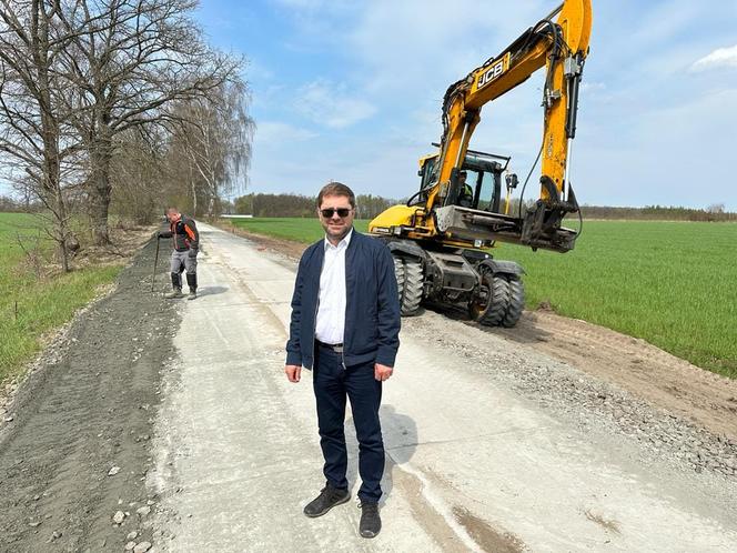 Przebudowa drogi gminnej Stępień – Cielętnik