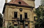 Zapomniany pałac w Mańczycach. Rezydencja z niezwykłym klimatem wciąż stoi pusta 