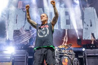 Phil Anselmo wprowadził na scenę... sobowtóra Dimebaga Darella! Czy jest szansa na nową muzykę Pantery?