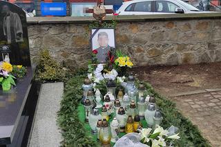 Wzruszający gest parafian przy grobie zamordowanego diakona Mateusza. Serce pęka 