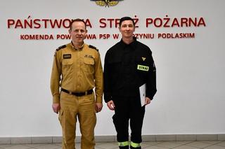 Chciał kupić kawę na stacji i odebrał poród. Nagroda dla strażaka 