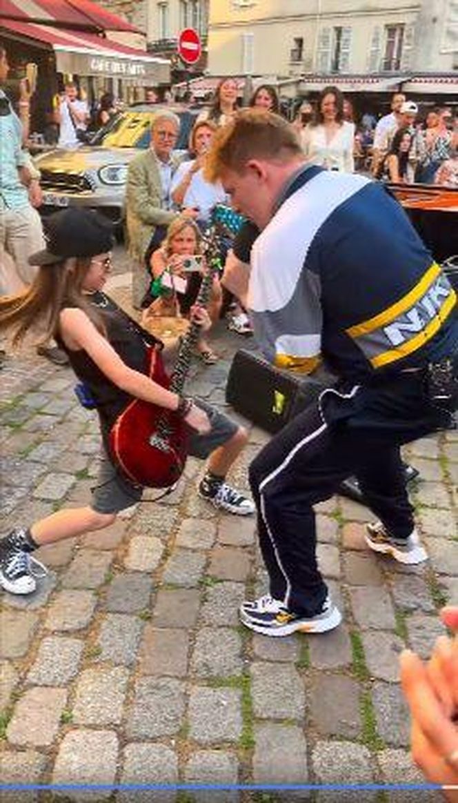 Flashmob w Paryżu - "Bohemian Rapsody"