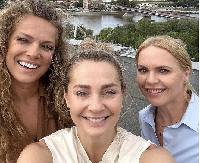 Przyjaciółki po wakacjach 2023. Inga (Małgorzata Socha), Patrycja (Joanna Liszowska), Anka (Magdalena Stużyńska)