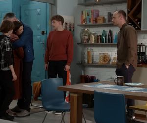 Pierwsza miłość odc. 4046. Artur (Łukasz Płoszajski), Tomek (Oskar Wojciechowski), Maciek (Yan Polovnikov), Kinga (Aleksandra Zienkiewicz), Janek  (Maciej Mikołajczyk)