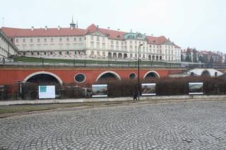 Przygotowania do przemówienia Joe Bidena w Arkadach Kubickiego