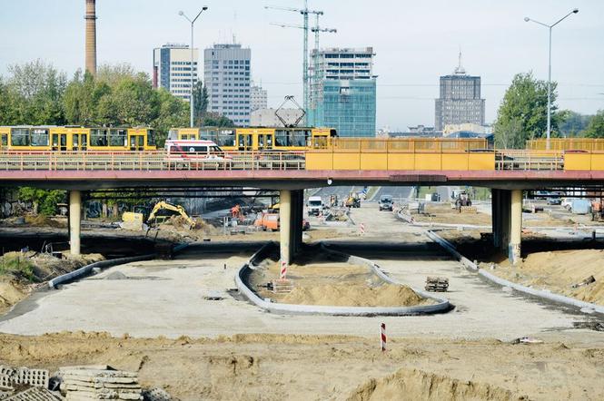 Ulica Nowowęglowa powstanie dokładnie nad tunelem kolejowym, którym pociągi dojeżdżają do podziemnej stacji Łódź Fabryczna