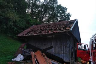 Kicznia. Uderzył samochodem w budynek. Wszystko przez dzikie zwierzę