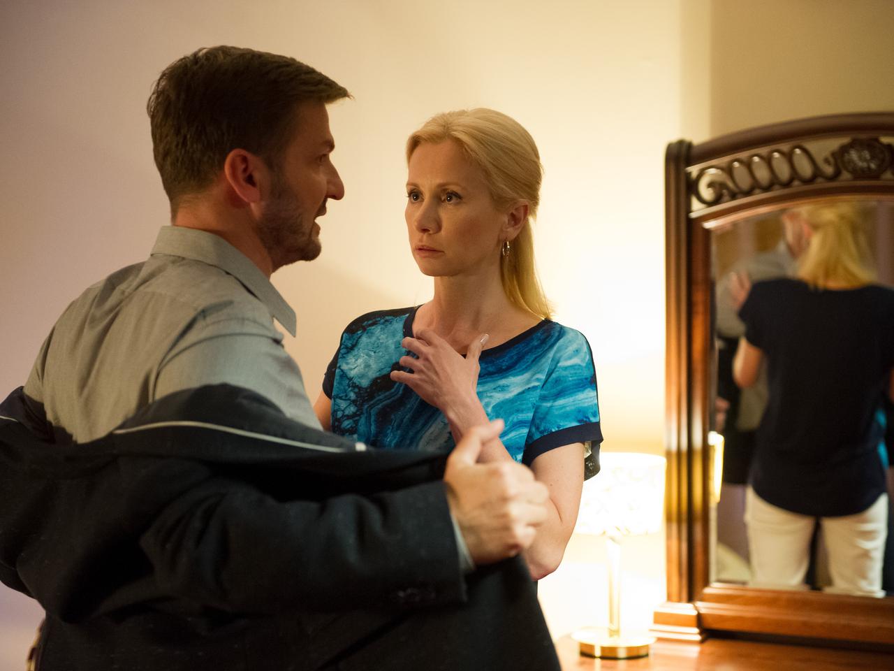 Na Wspólnej odc. 2043. Radek (Piotr Michalski), Ewa (Ewa Gawryluk)