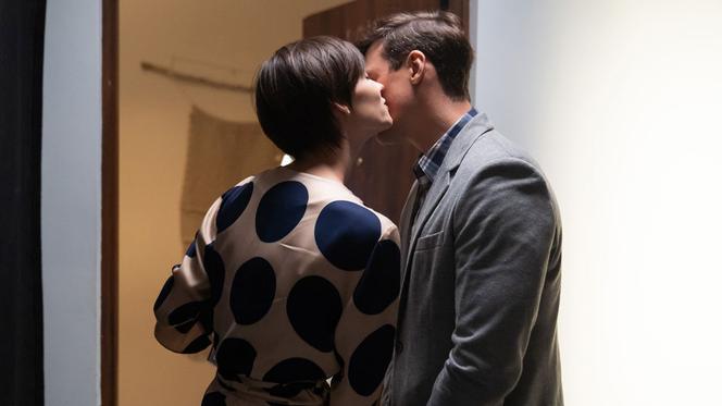 Na dobre i na złe, odcinek 830: Blanka pocałuje Radwana na imprezie! Dostanie od niego wyjątkowy prezent - ZDJĘCIA