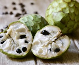 Czerymoja (cherimoya) – egzotyczny skarb z Peru! Jak smakuje, jak jeść najzdrowszy owoc świata?