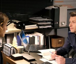 M jak miłość odc. 1854. Natalka (Dominika Suchecka), Adam Karski (Patryk Szwichtenberg)